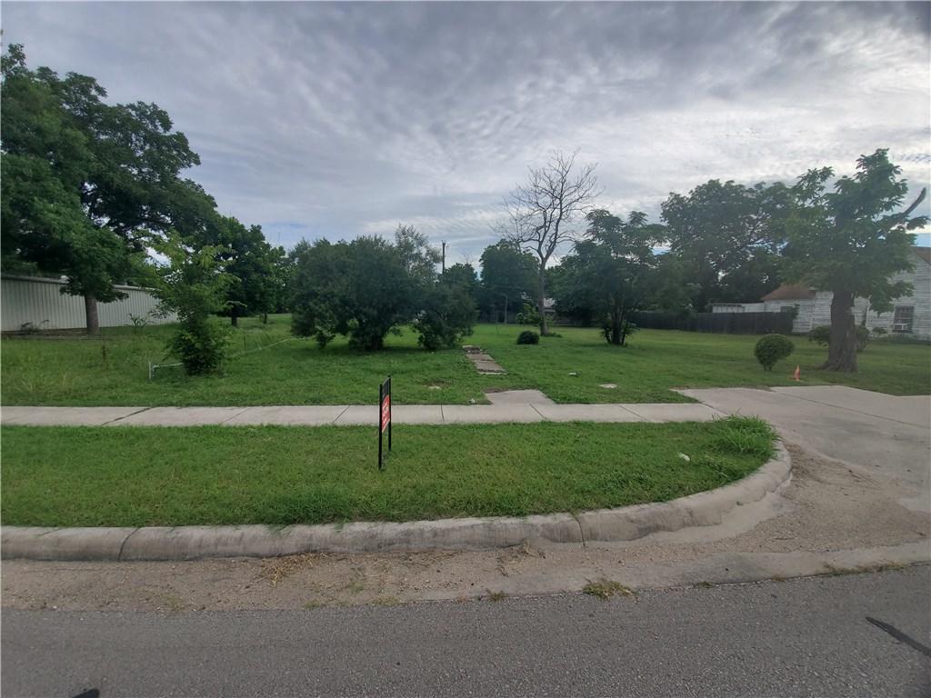 1010 2nd St - Photo 1