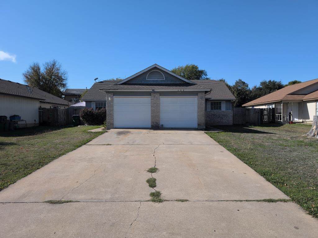 608 Greenlawn Blvd - Photo 1