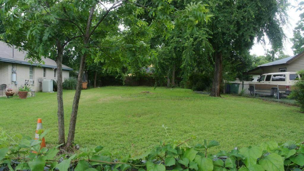 910 Tillery St - Photo 1