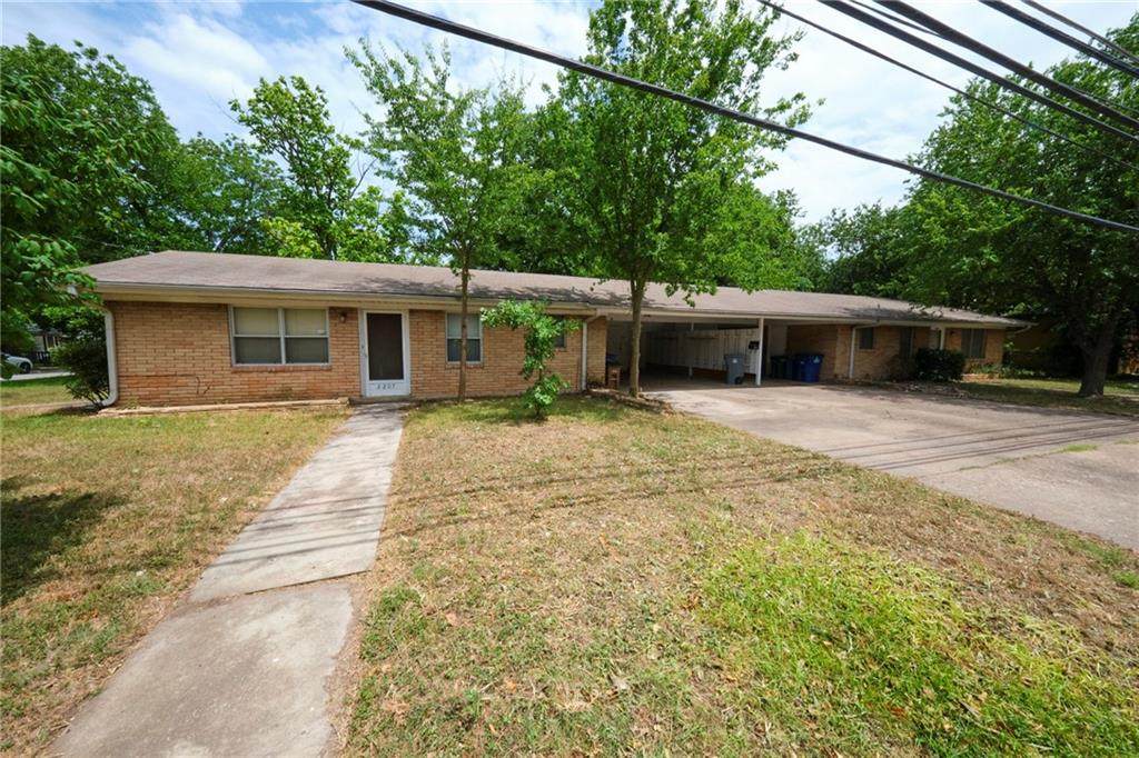 5205/5207 Bennett Ave - Photo 1