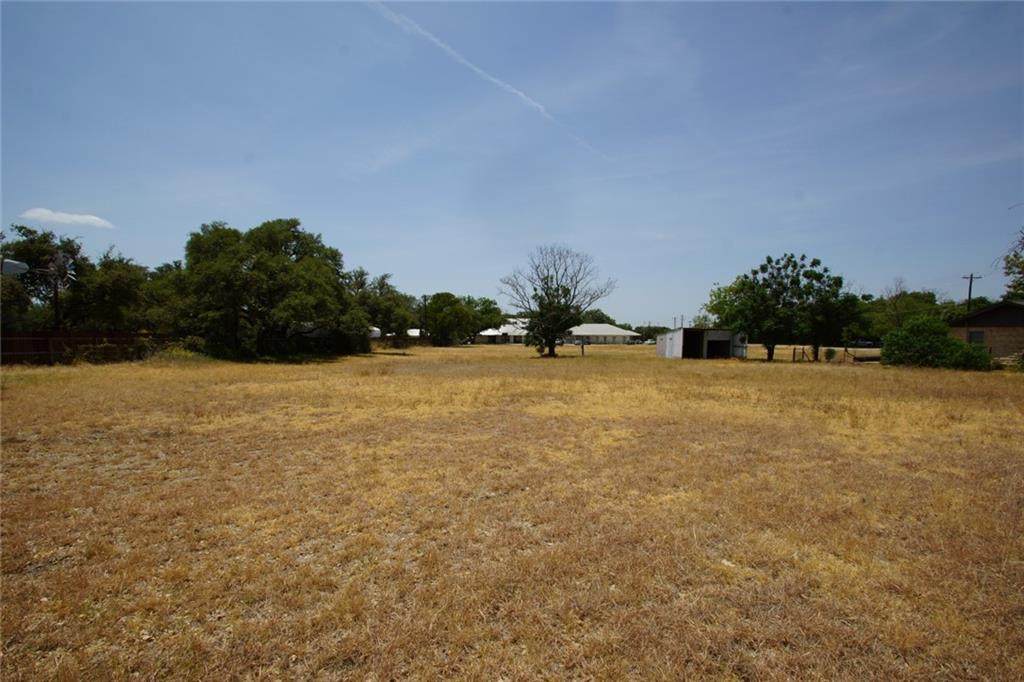 1799 Loop 332 - Photo 1