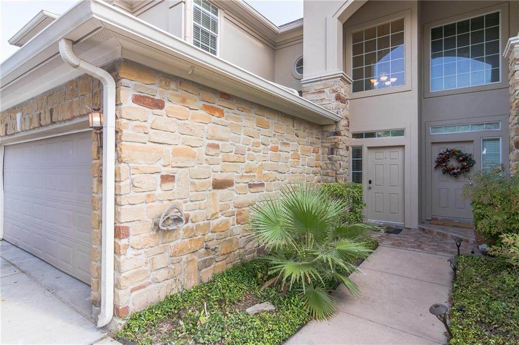1101 Parmer Ln - Photo 1