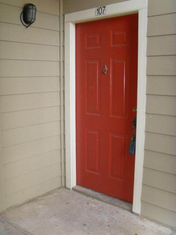 114 31st St - Photo 1