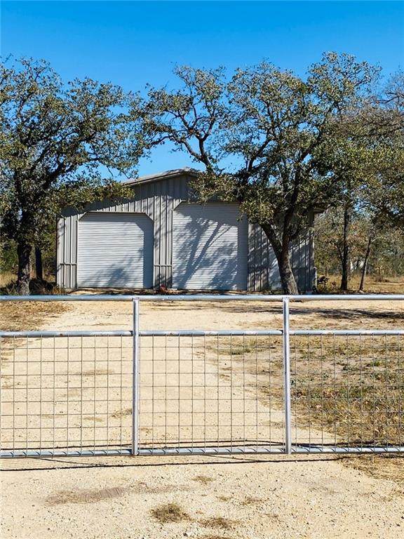 000 Lakeview Cir - Photo 1