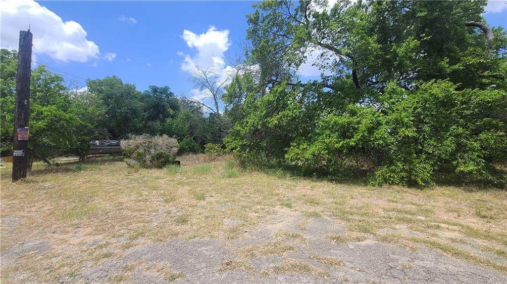 2307 Daisy Dr - Photo 1