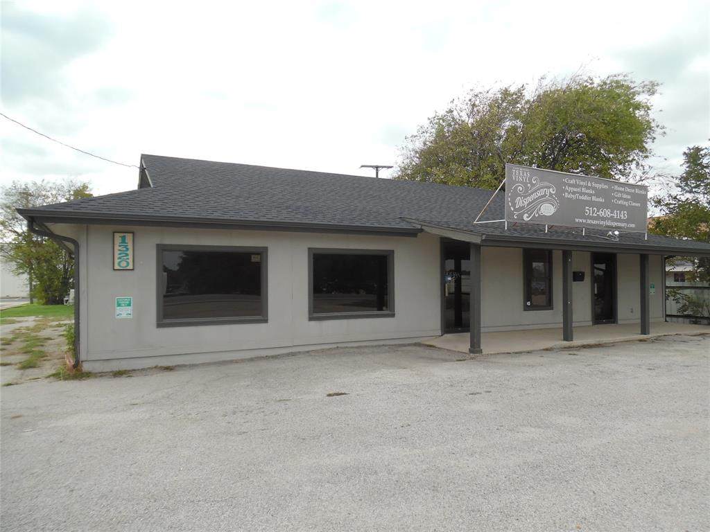 1320 Interstate 35 Highway - Photo 1