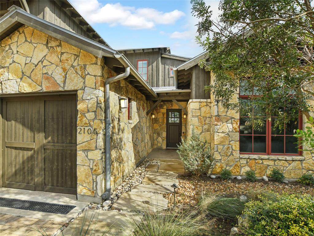 2105 Longacres Cv - Photo 1