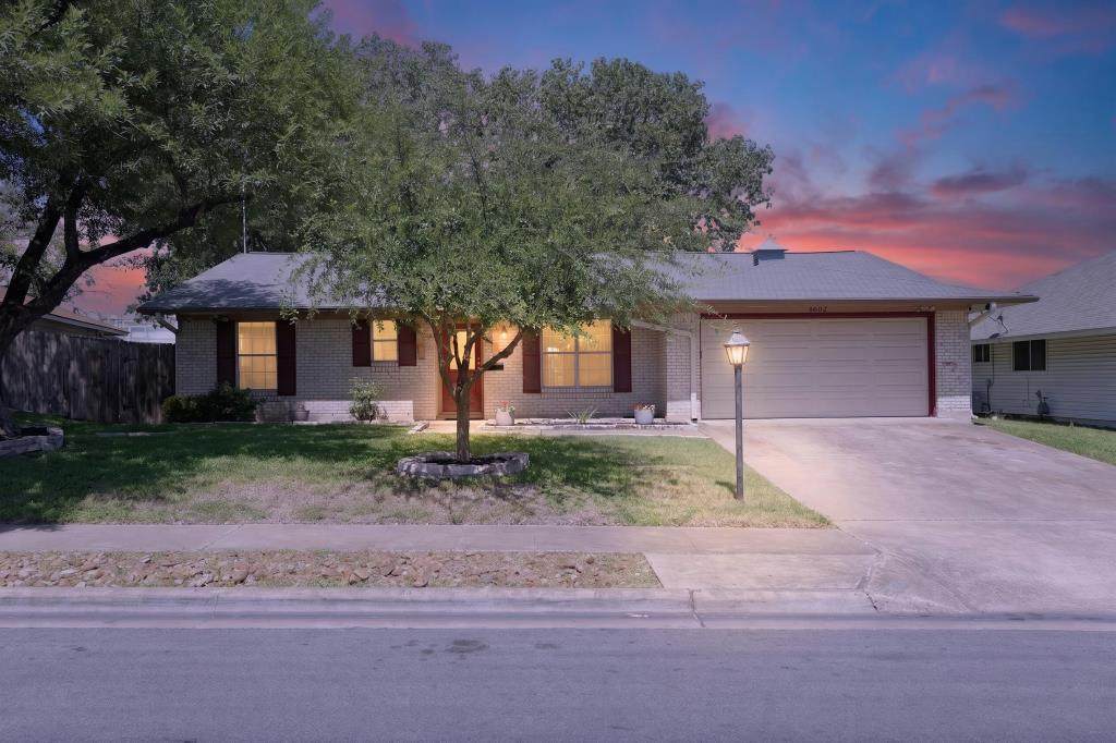 8602 Colonial Dr - Photo 1