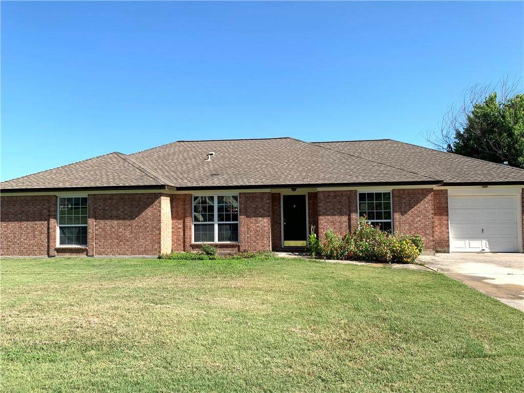 136 Preston Trl - Photo 1