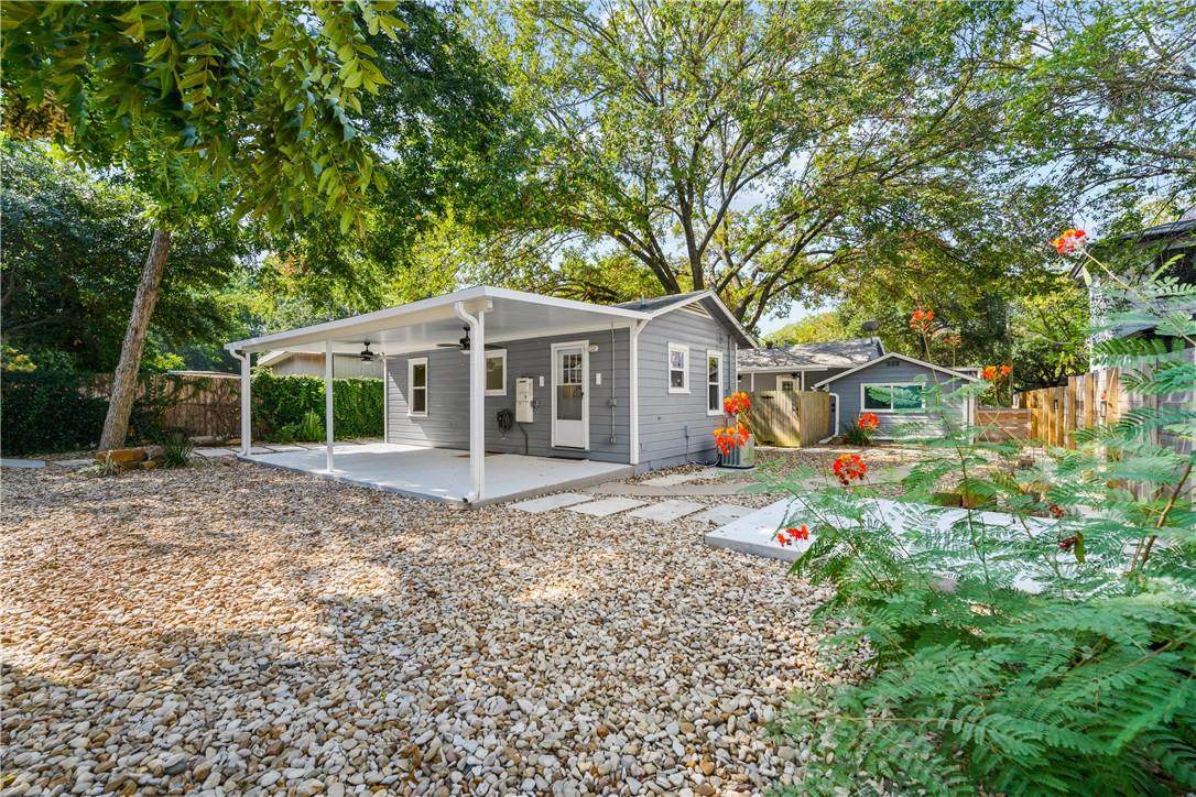 1700 Cullen Ave - Photo 1