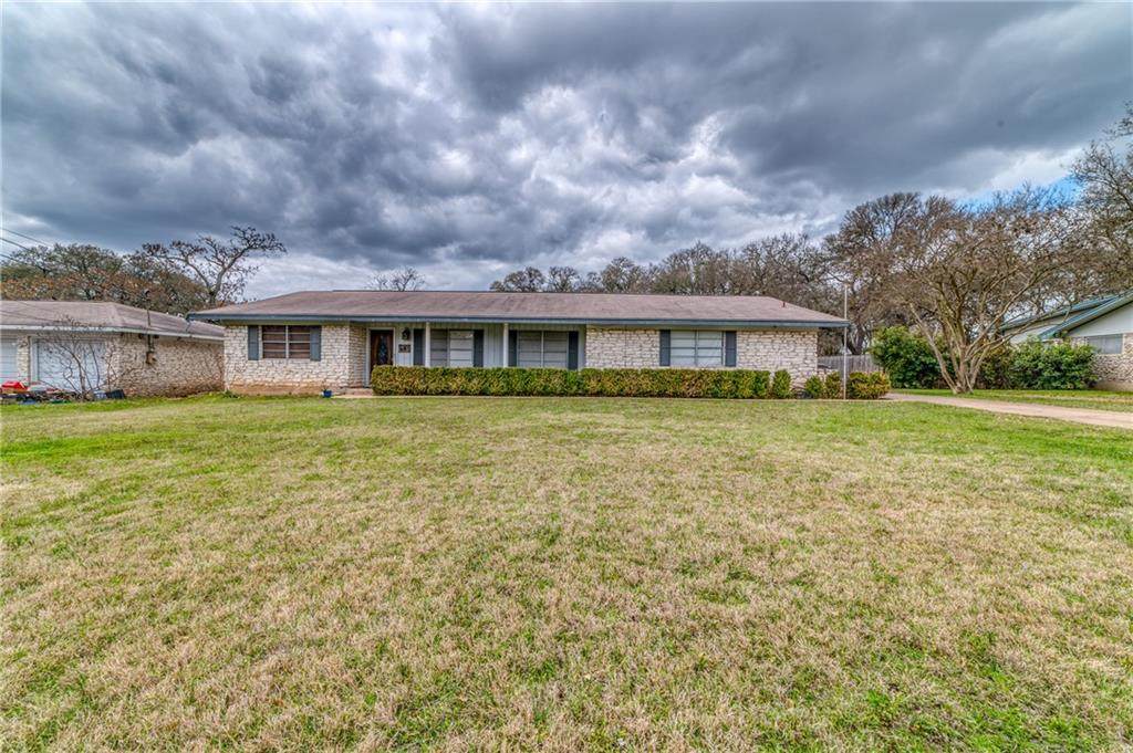 6102 Oakclaire Dr - Photo 1