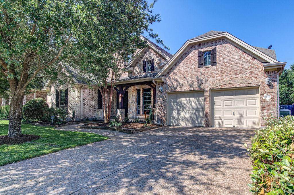 1240 Pine Forest Cir - Photo 1