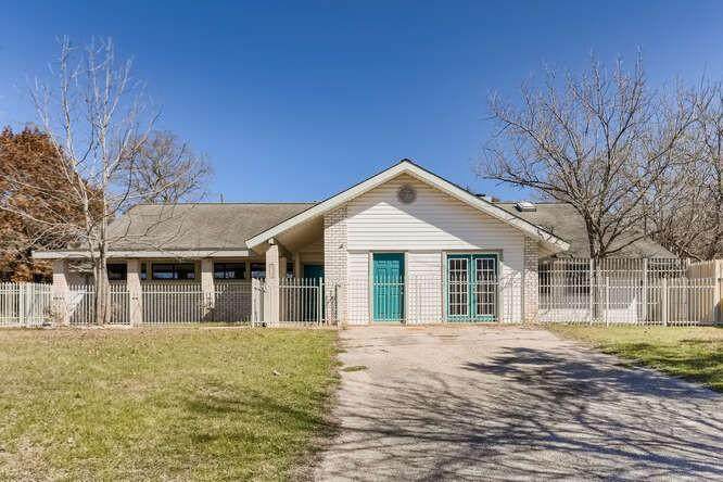 8724 Mountain Crest Dr - Photo 1