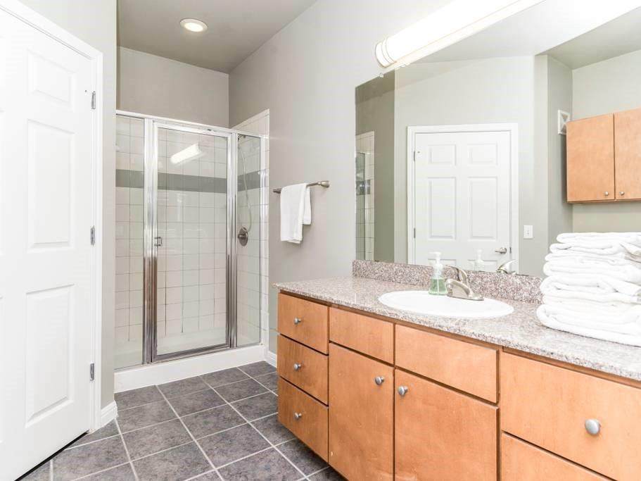 2502 Leon St - Photo 1