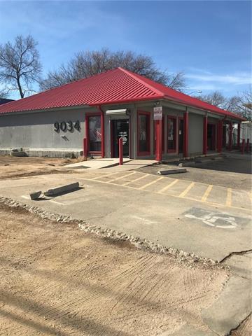 9034 Interstate 35 - Photo 1