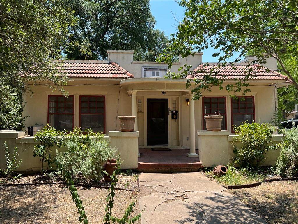 701 Sparks Ave - Photo 1
