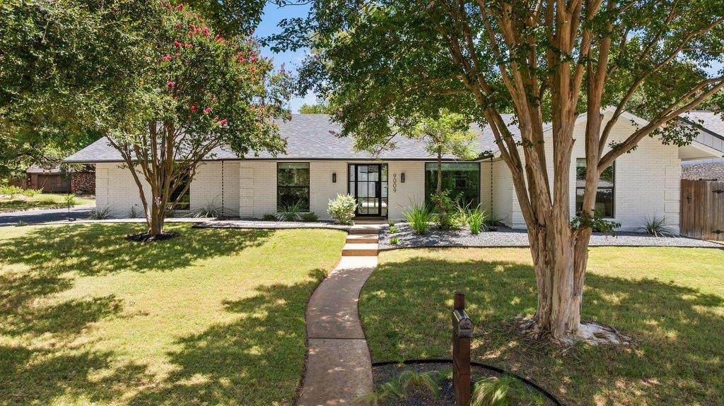9009 Rockcrest Dr - Photo 1