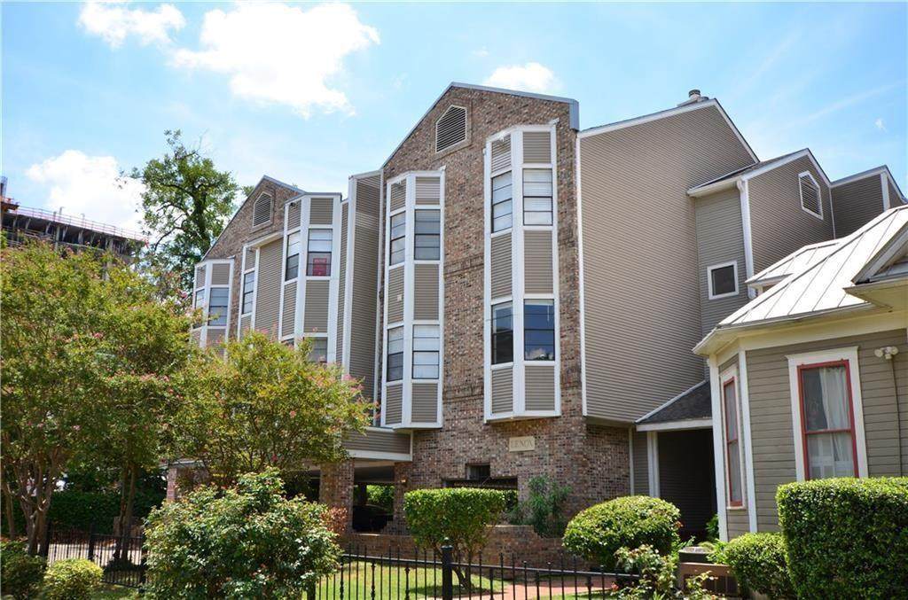 915 23rd St - Photo 1