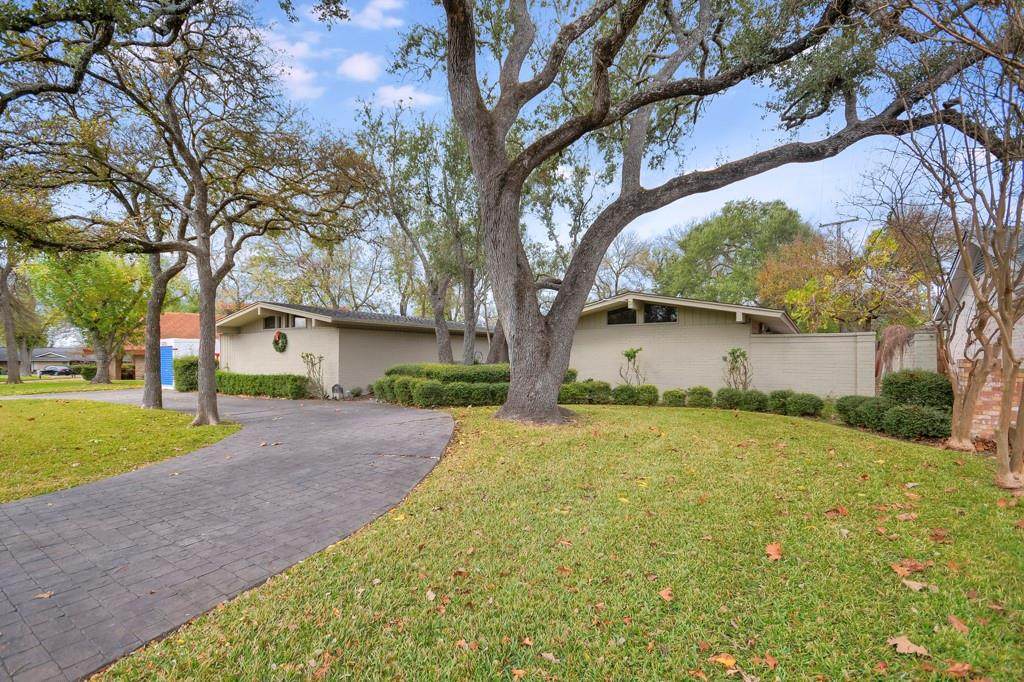 6902 Mesa Dr - Photo 1