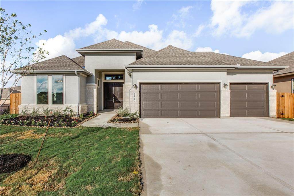 119 Roy Nichols Dr - Photo 1