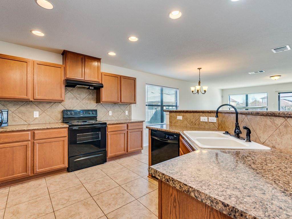 1138 Sussex Pl - Photo 1