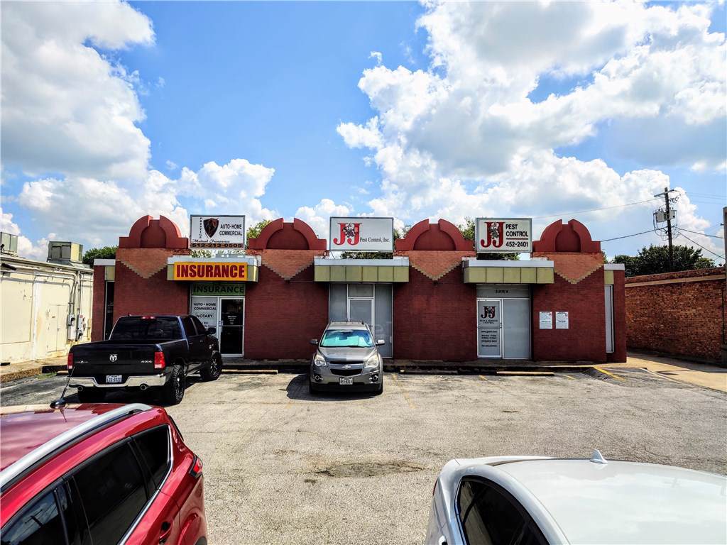 7413 Burnet Rd - Photo 1