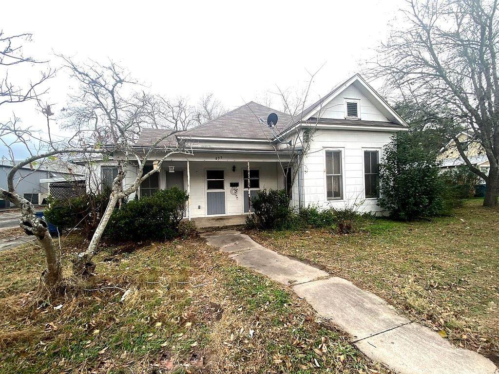 637 Washington St - Photo 1