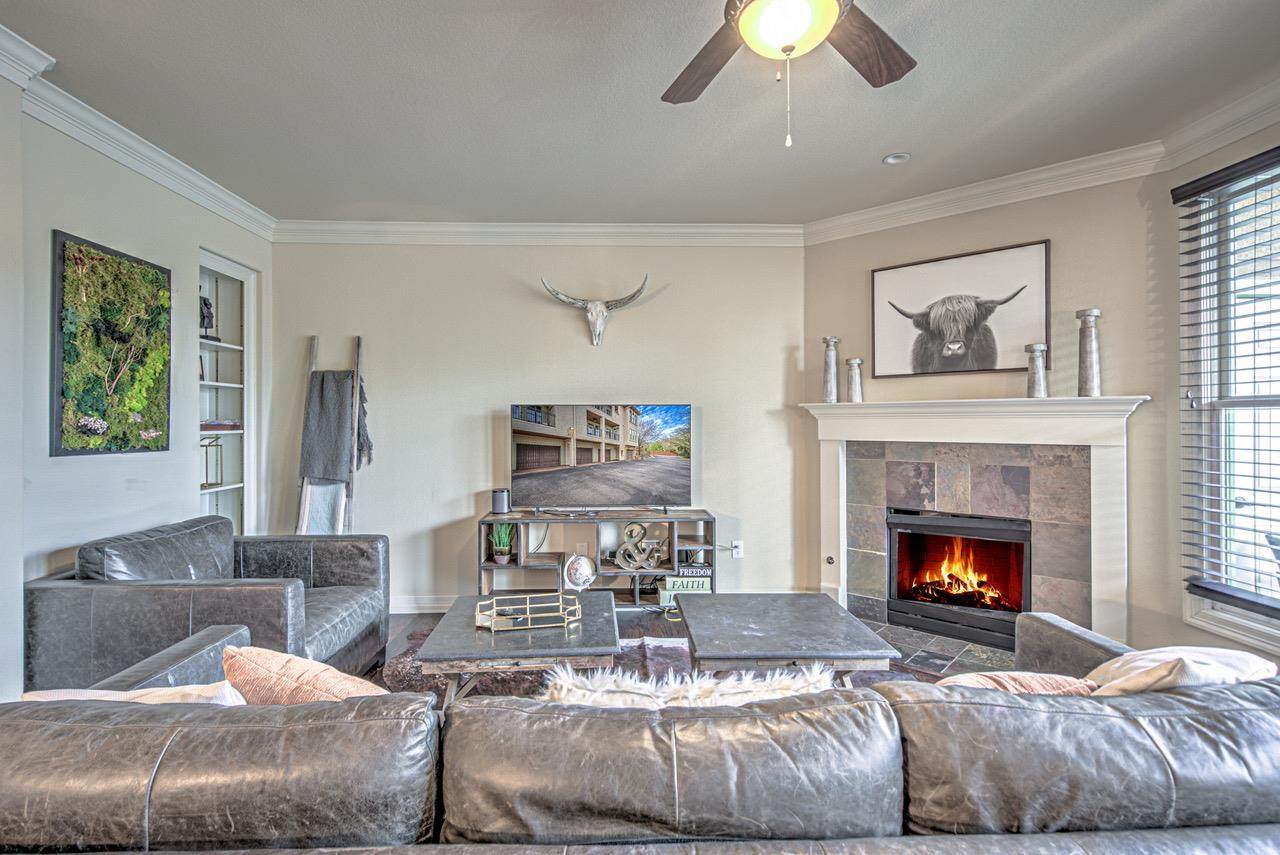 2226 Westlake Dr - Photo 1