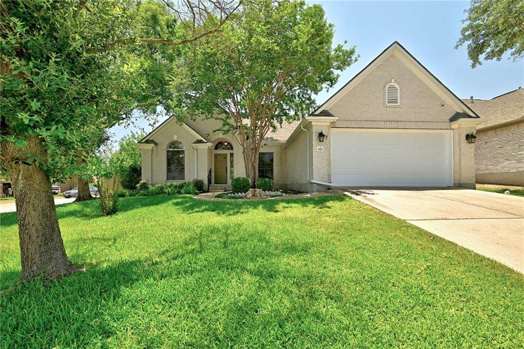 920 Savanna Ln - Photo 1
