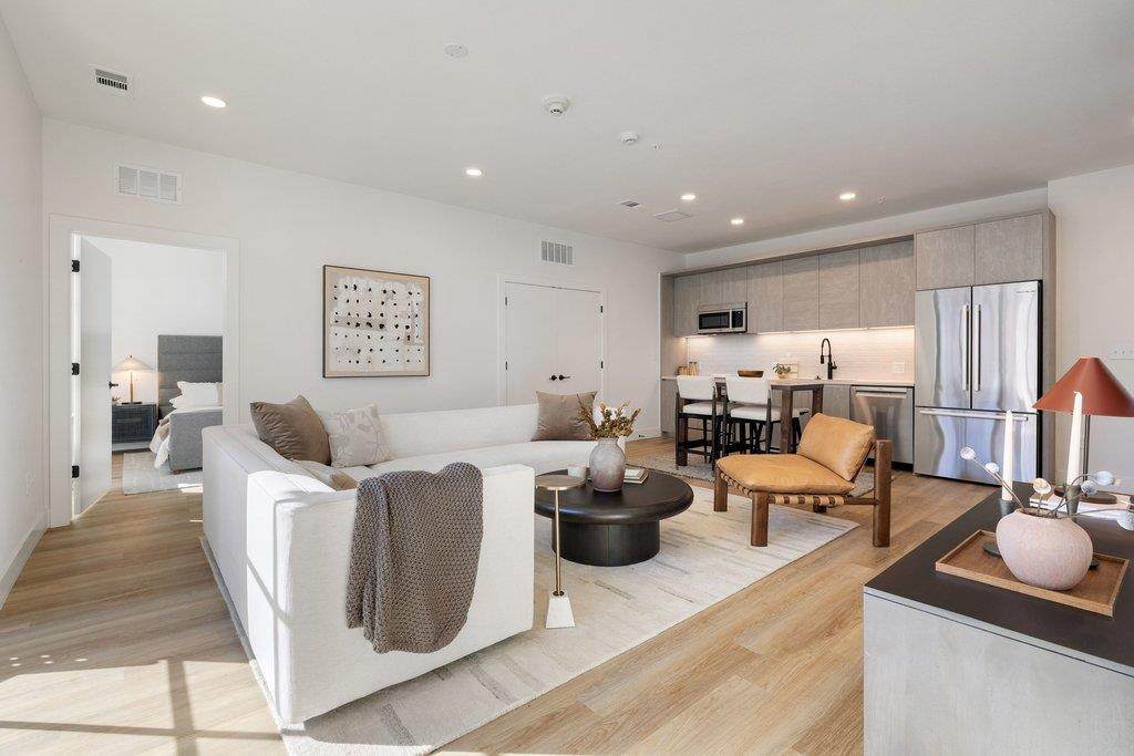 4315 Congress Ave - Photo 1