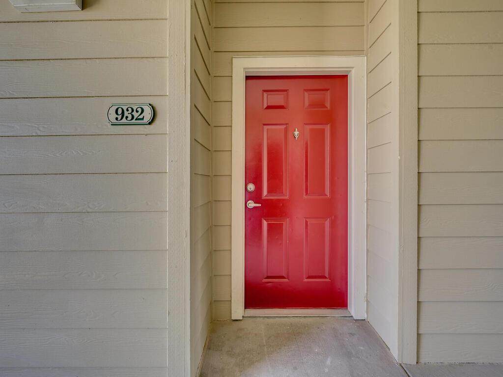 2320 Gracy Farms Ln - Photo 1