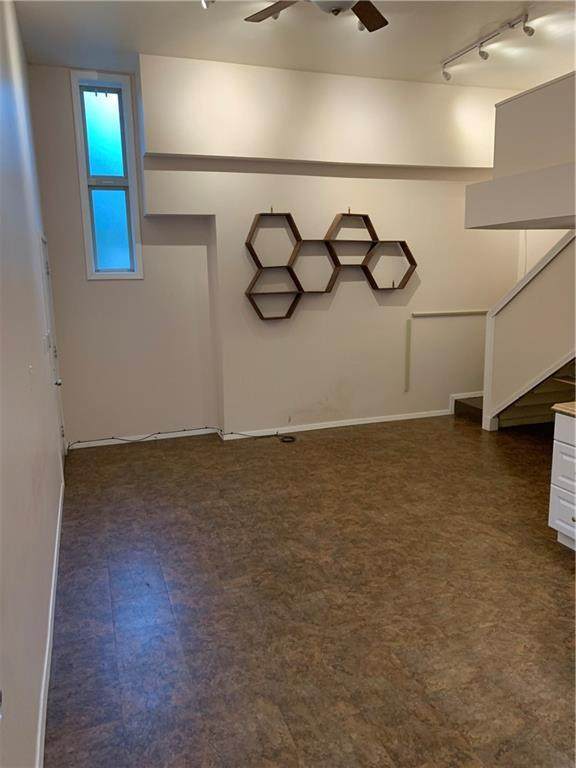 2200 Curtis Ave - Photo 1
