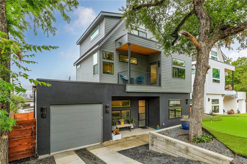 2109 8th St - Photo 1