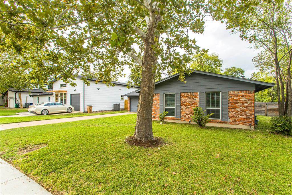 7610 Northcrest Blvd - Photo 1