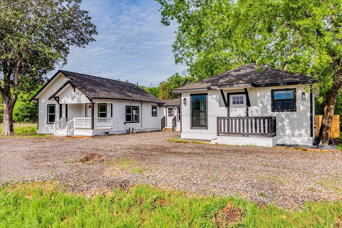 112 Gazley A & B St - Photo 1
