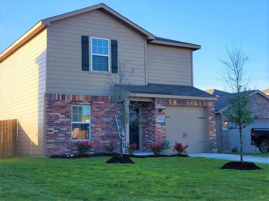 304 Yearwood Ln - Photo 1