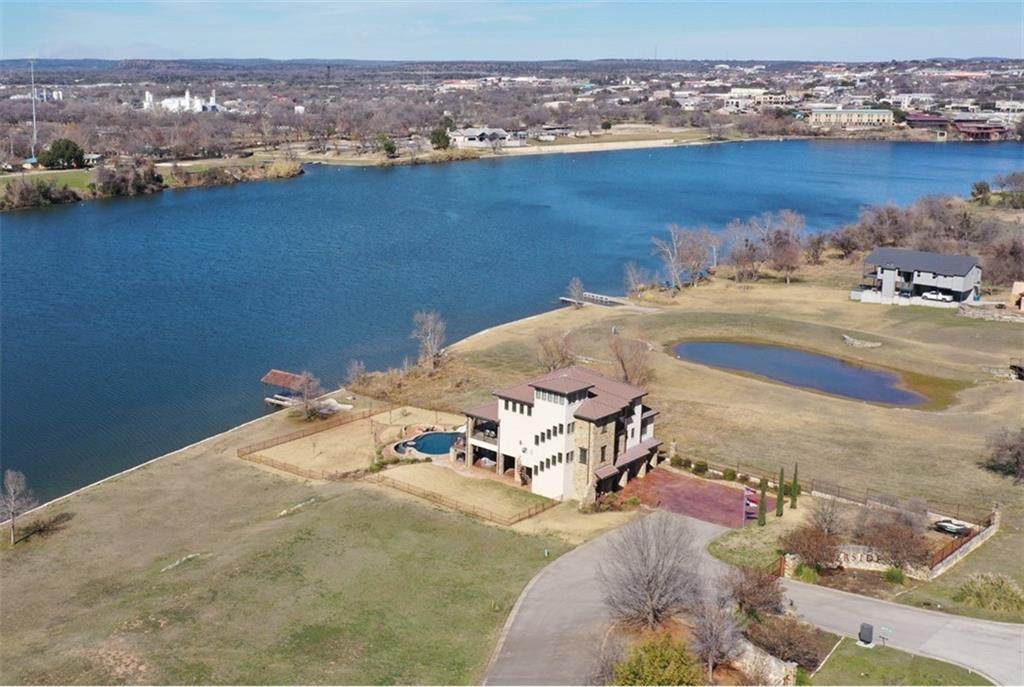 604 Waterside Dr - Photo 1