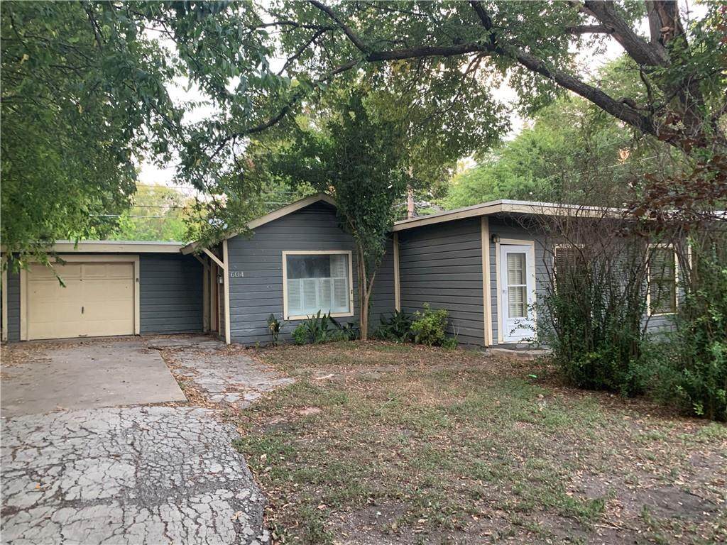 604 Genard St - Photo 1
