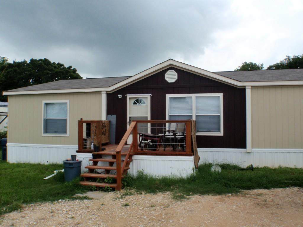 112 Lake Dr - Photo 1