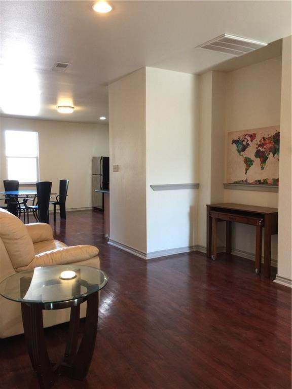 615 North Loop Blvd - Photo 1