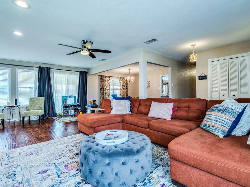 10907 Cobblestone Ln - Photo 1