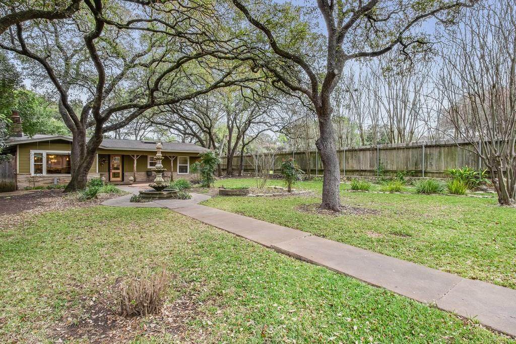 1411 Rabb Rd - Photo 1