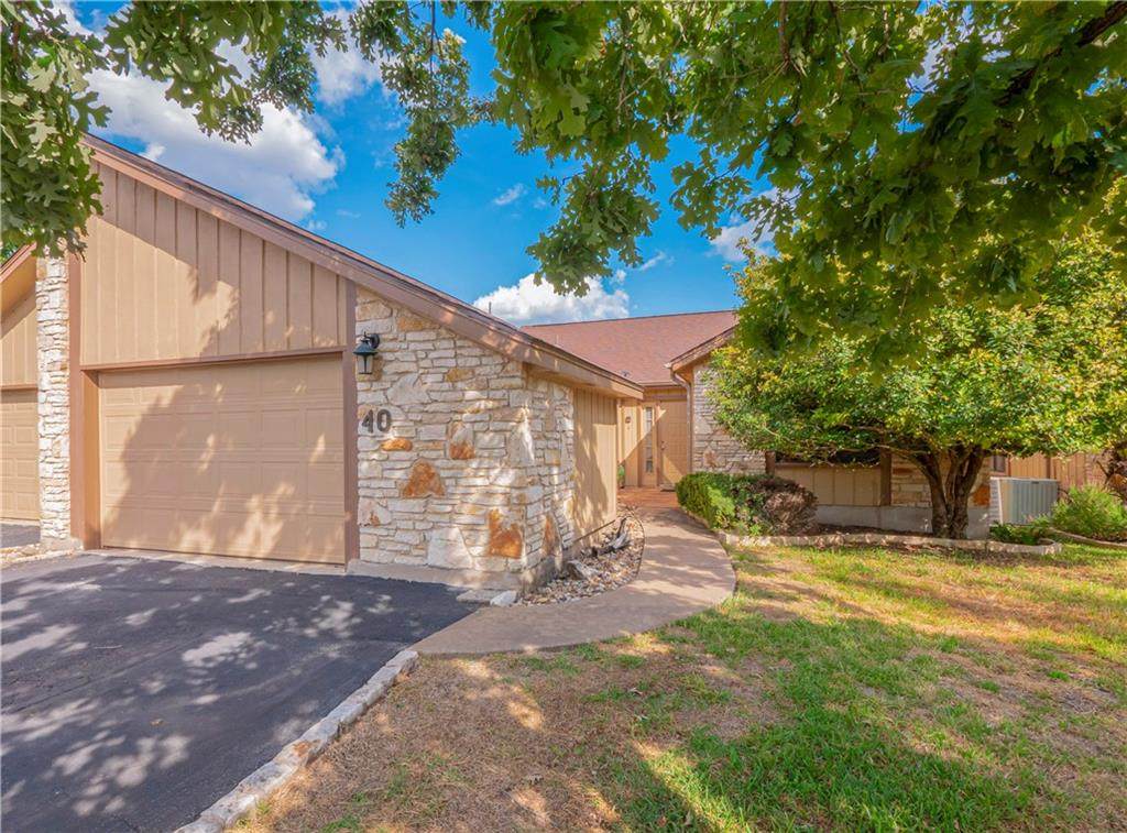 40 Oaks Pl - Photo 1
