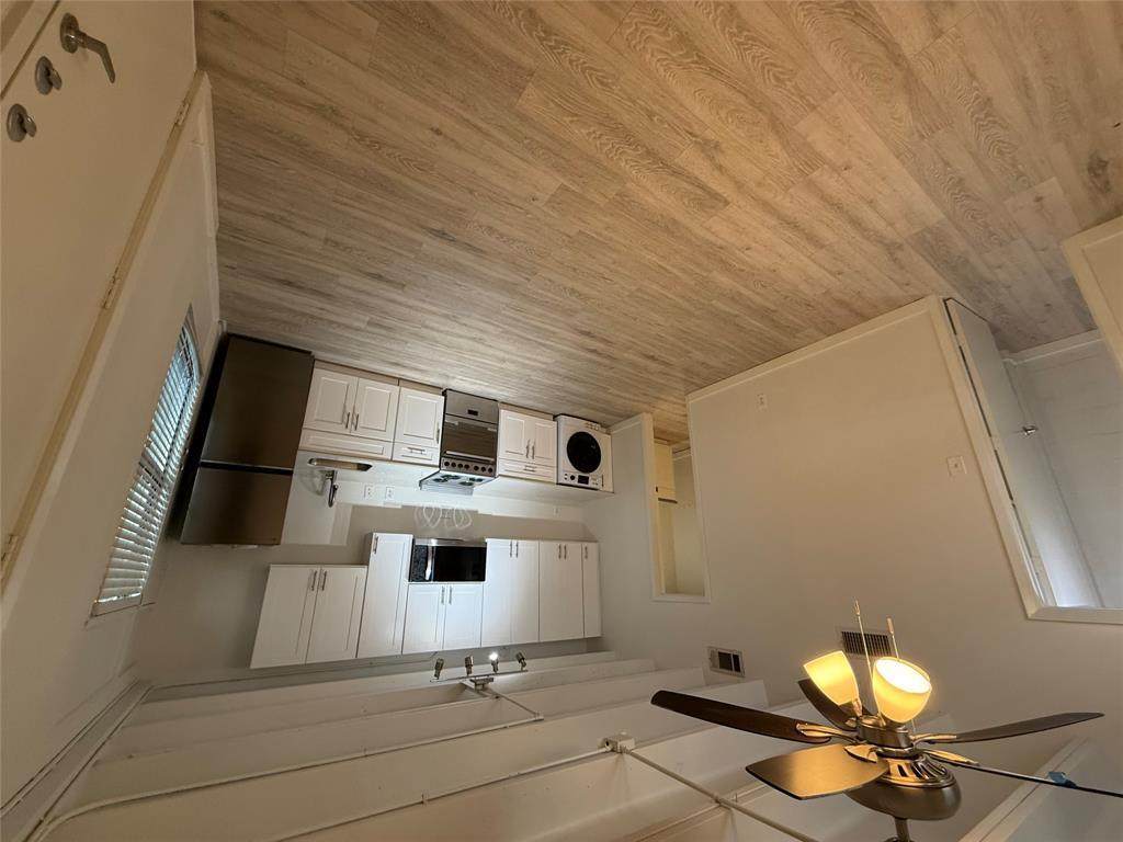 2408 Leon St - Photo 1