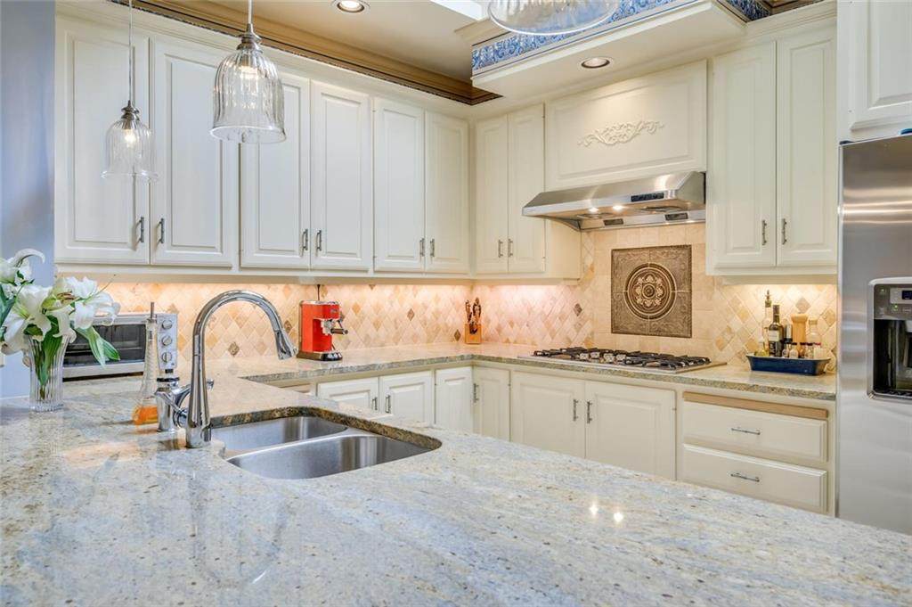 2834 Montebello Rd - Photo 1