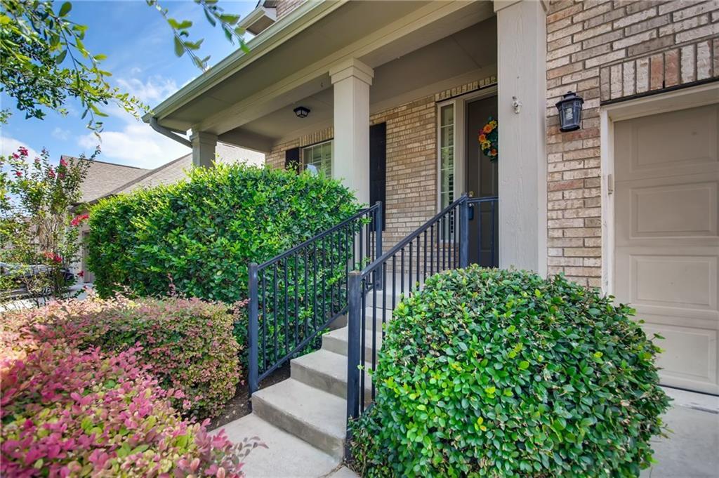 2530 Ravenwood Dr - Photo 1