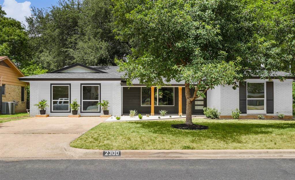 2300 Fair Oaks Dr - Photo 1