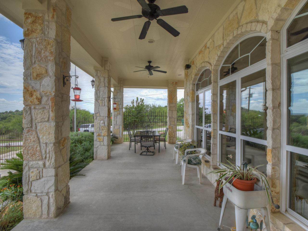 https://bt-photos.global.ssl.fastly.net/austin/orig_boomver_1_7178498-2.jpg