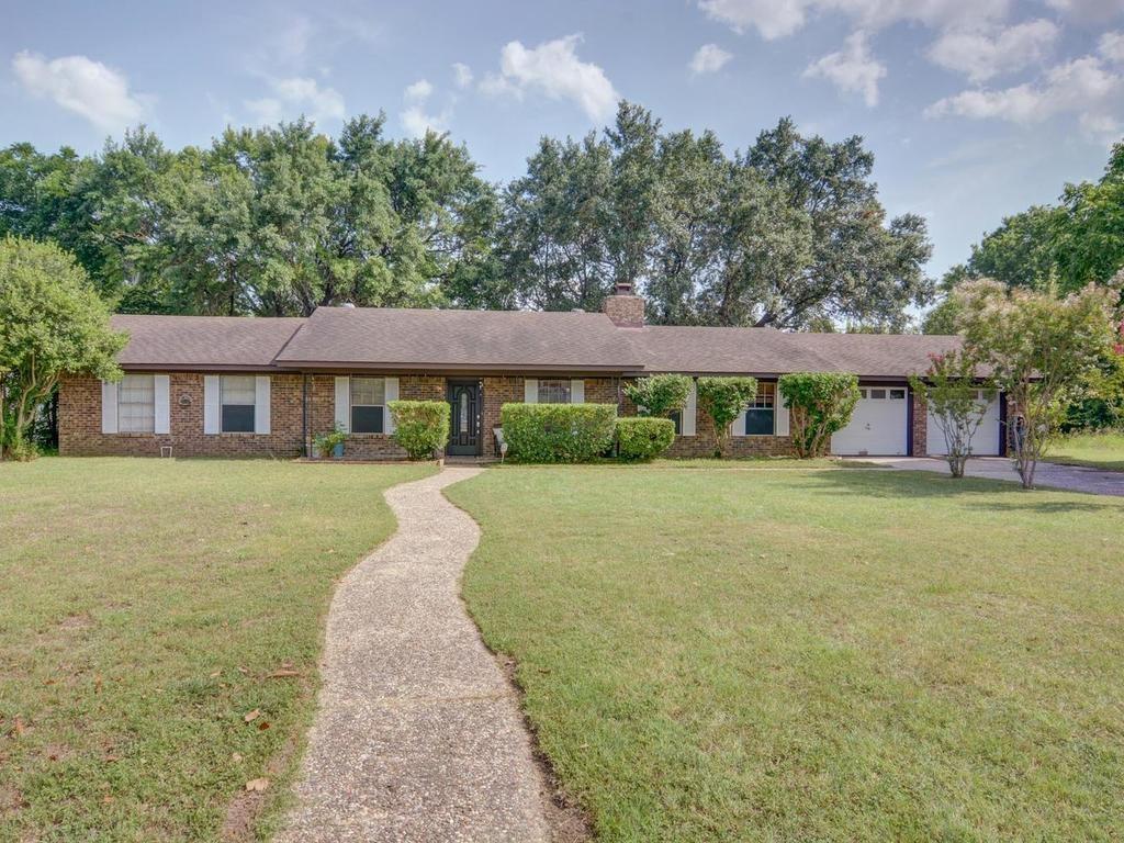 112 Hasler St - Photo 1