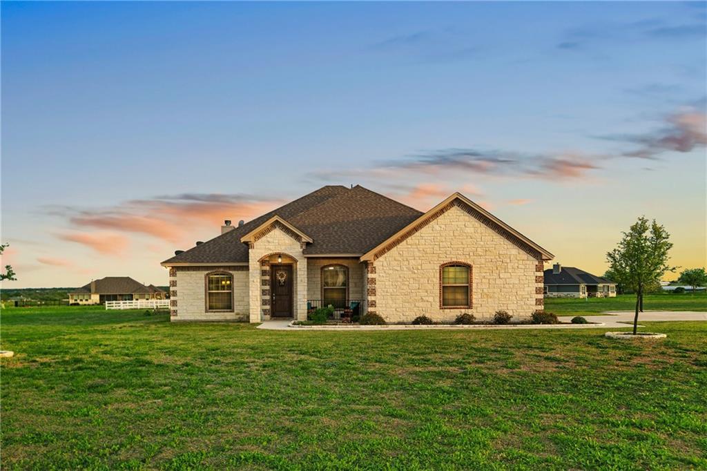 305 Highlander Ct - Photo 1